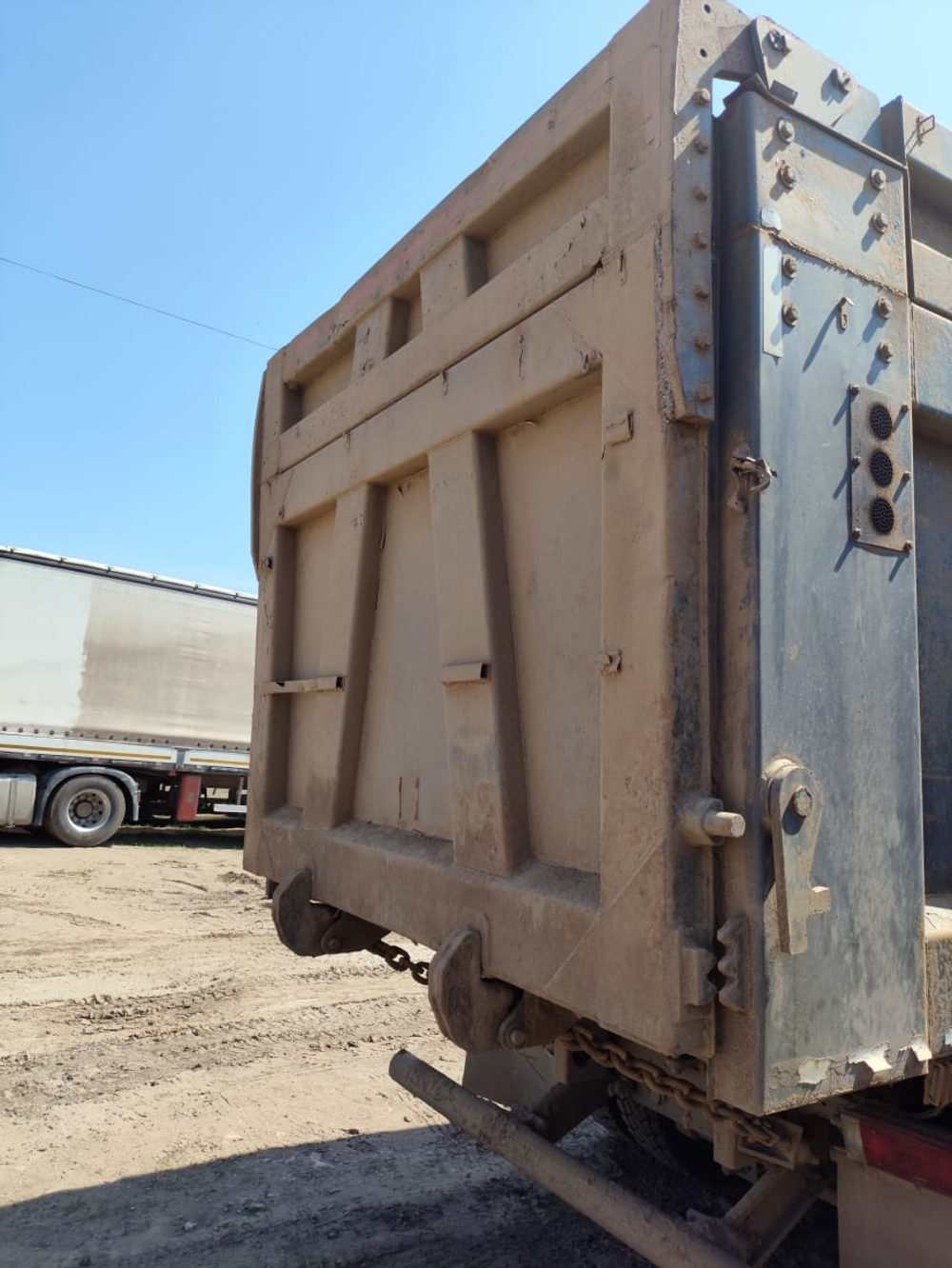 Shacman (Shaanxi) SX* 8x4 Самосвал SX33186V366 (Дизельный, 11,6 л, 423 л.с., МТ)