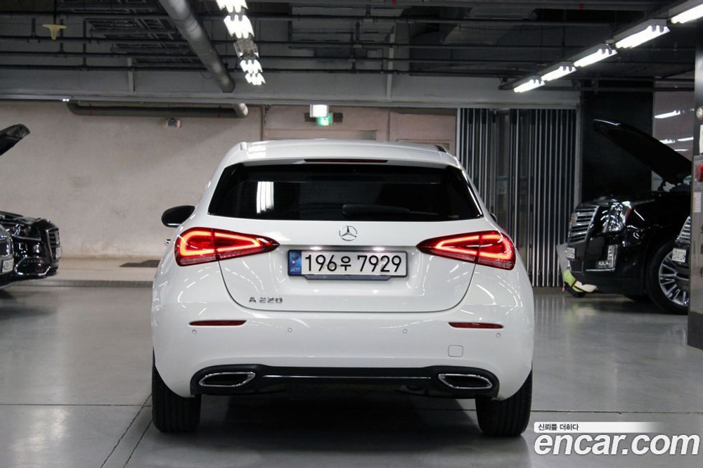 Mercedes-Benz A-Class W177 A220 Hatchback (03.2021)