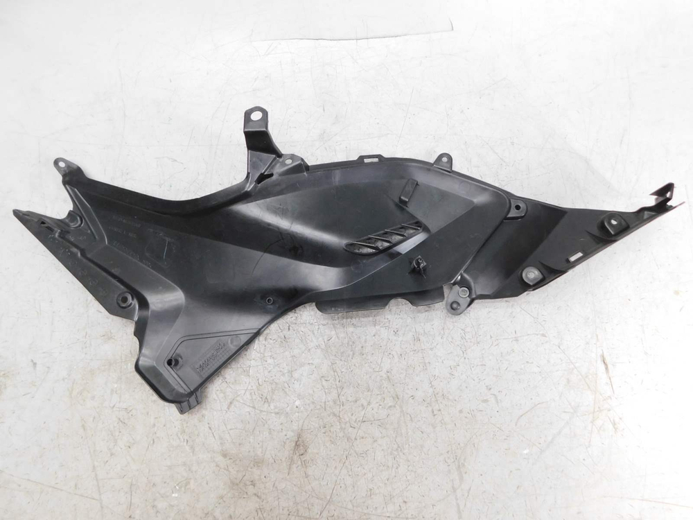 Пластик боковой левый Honda NC700X RC63 83701-MGS-D300,