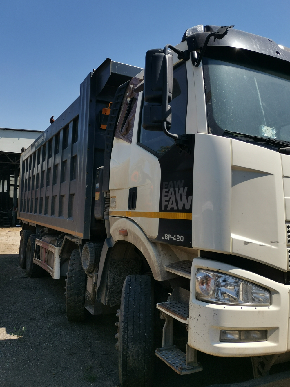 FAW J6 8x4 Самосвал СА3310Р66K24T4E5 (Дизельный, 11,1 л, 420 л.с., МТ)