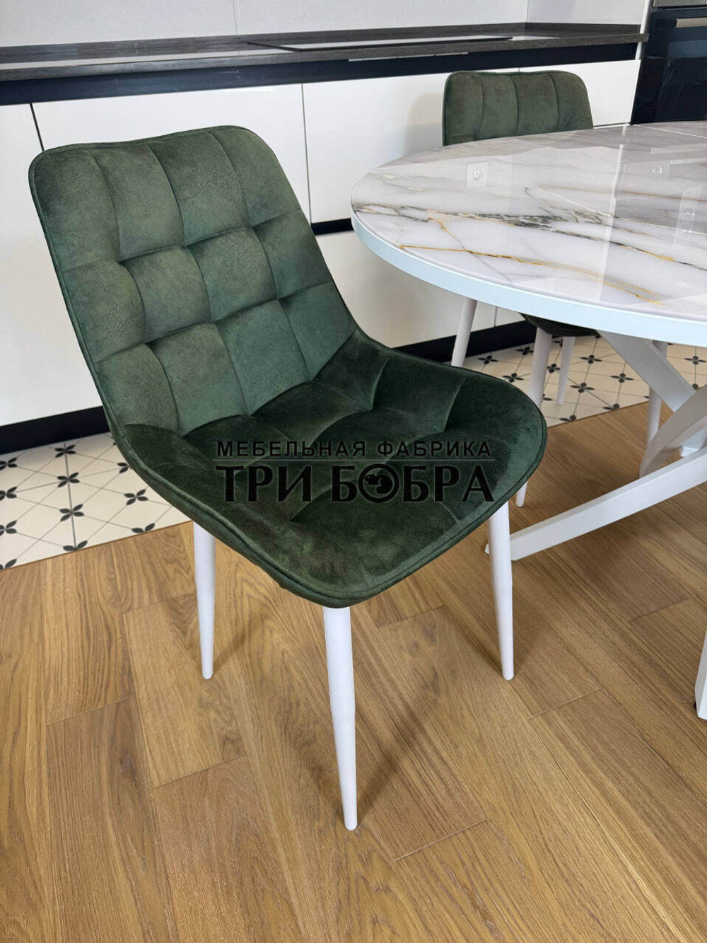 Круглый раздвижной стол "Бьянко", и стулья "Бостон"