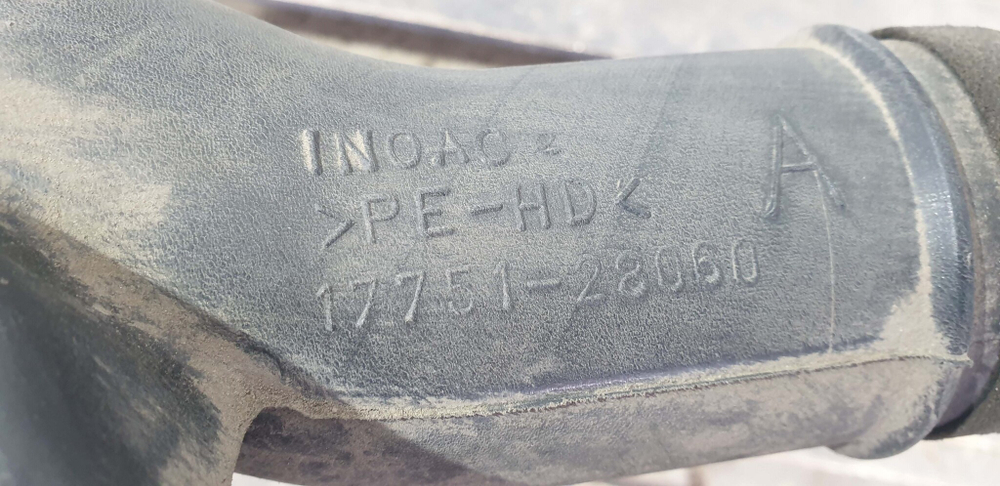 Патрубок воздушного фильтра Toyota RAV4 III (XA30) 05-13 Б/У Оригинал 1775128060