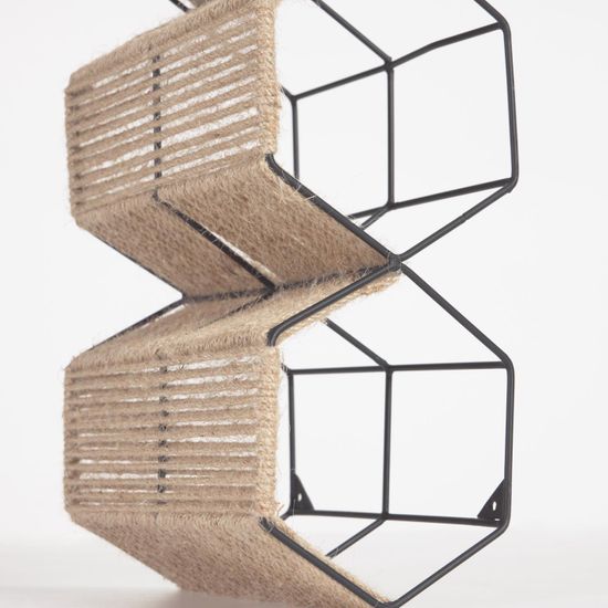 Полка для вина Francina из металла с черной отделкой и натурального джута 17,5 x 56 см