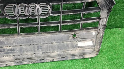 Решетка радиатора Audi Q5 2 80А (2017-2020)