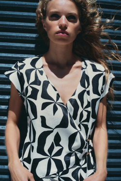 ZARA ТОП ИЗ САТИНА С ПРИНТОМ, ЭКРЮ/ЧЕРНЫЙ