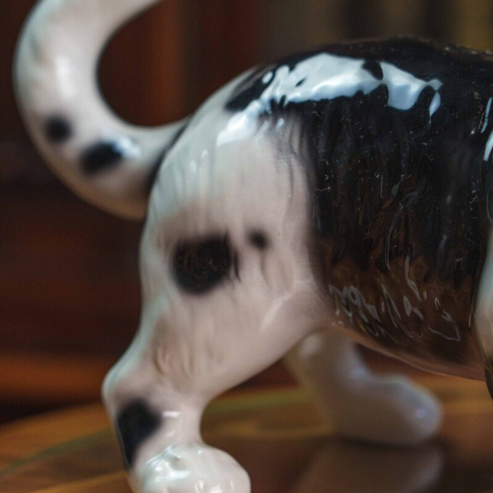 Фарфоровая фигурка кошки