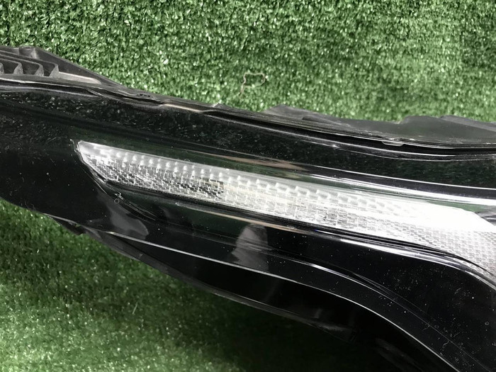Фара правая Range Rover Velar (2017-2023) LED