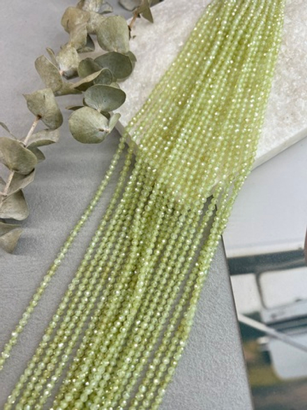 Бусины циркона (фианиты) 3 мм, нить 37 см, салатовый