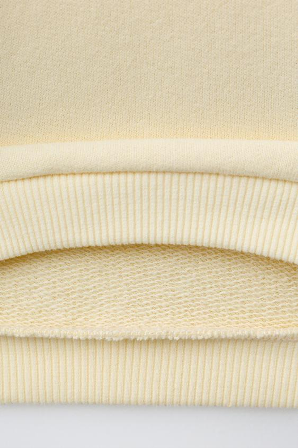 ZARA ТОЛСТОВКА С ВЫШИТЫМ КРОЛИКОМ, СВЕТЛО-ЖЕЛТЫЙ