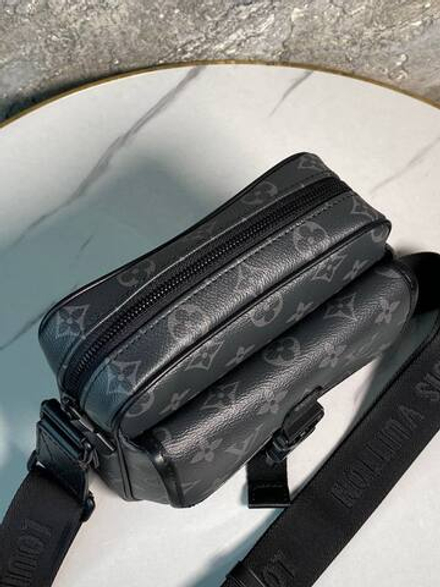 Сумка-мессенджер Louis Vuitton