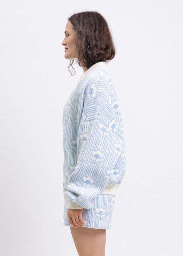 Бомбер с цветочным орнаментом