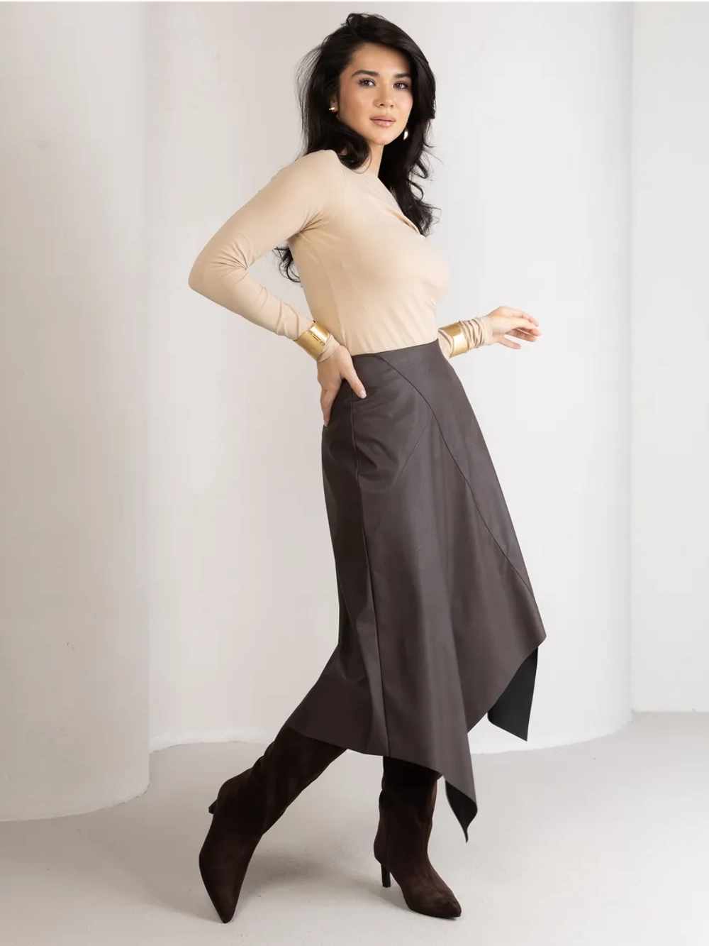 Юбка кожаная трапеция миди