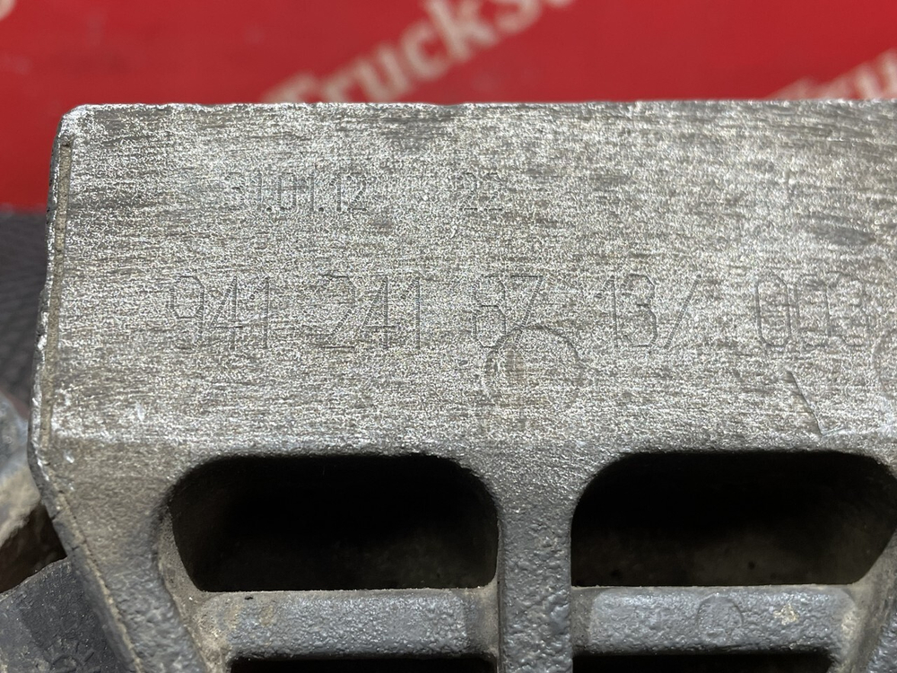 Подушка двигателя задняя