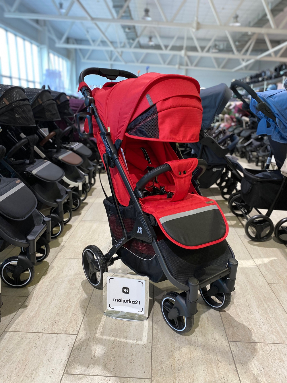 Коляска прогулочная Babalo 2023 Красный черная рама