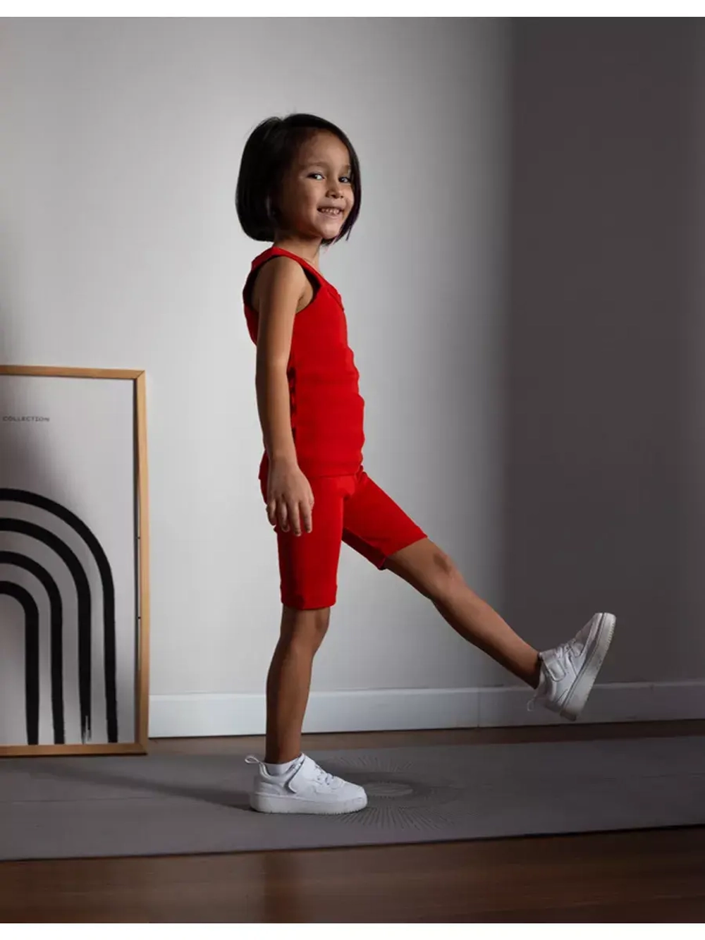 Спортивный костюм для девочки в сад