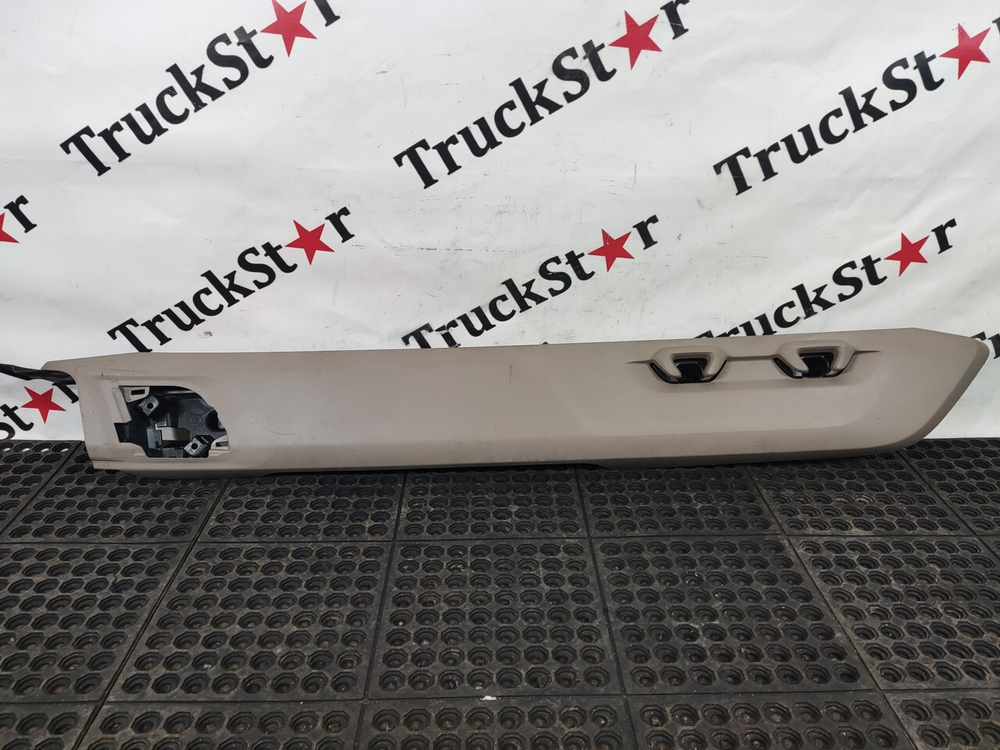 Накладка потолка левая 2023г