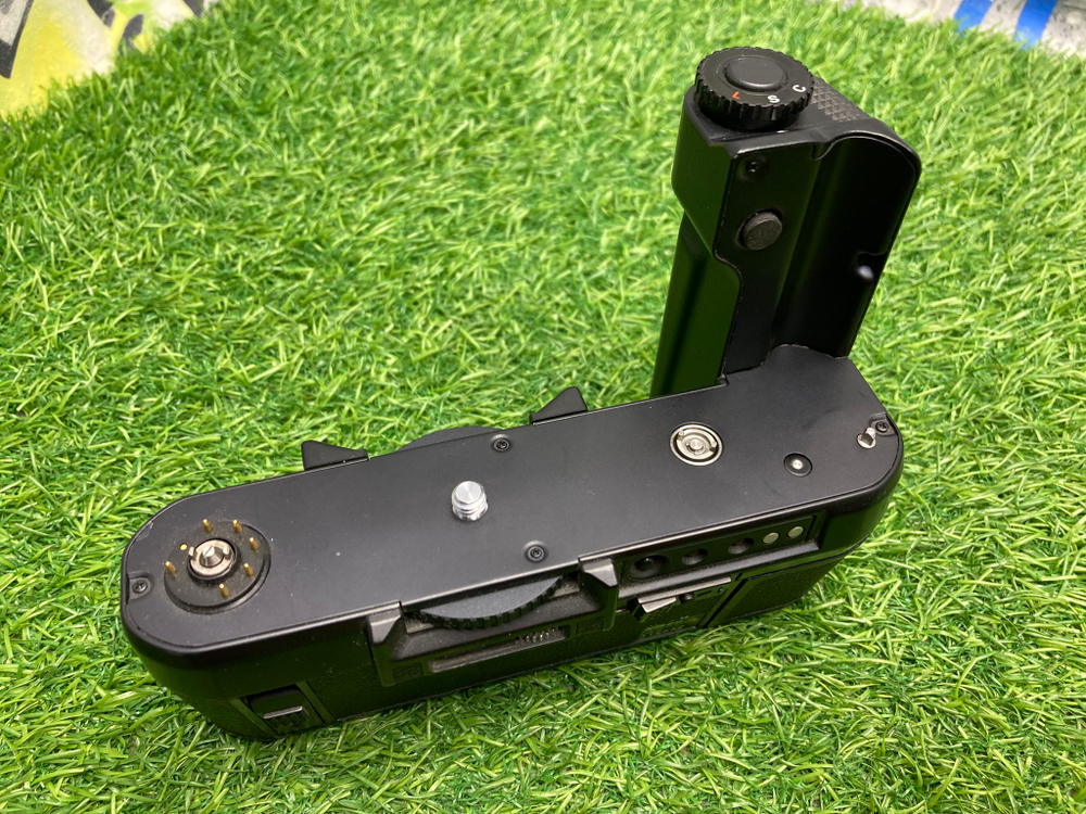Батарейная ручка Nikon MD-4 Motor Drive