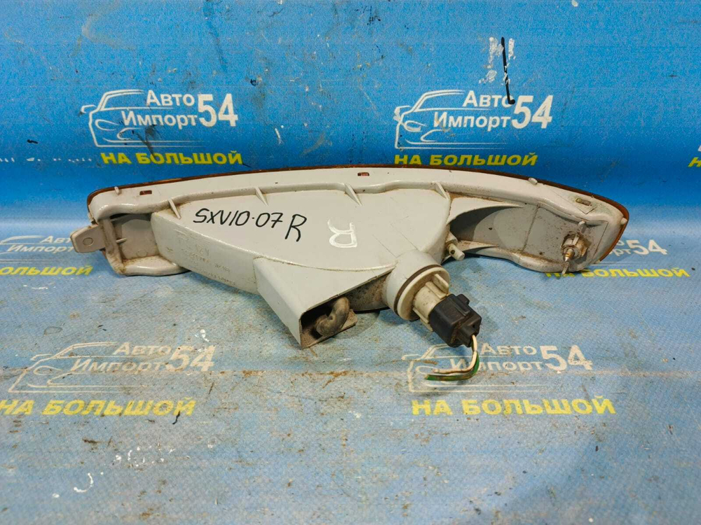 Повторитель в бампер правый TOYOTA CAMRY 1996