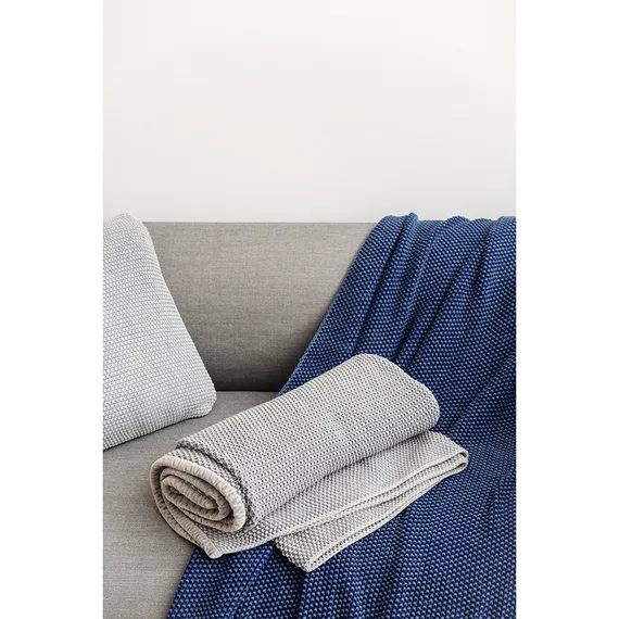 Плед из стираного хлопка серого цвета Essential, 130х180 см