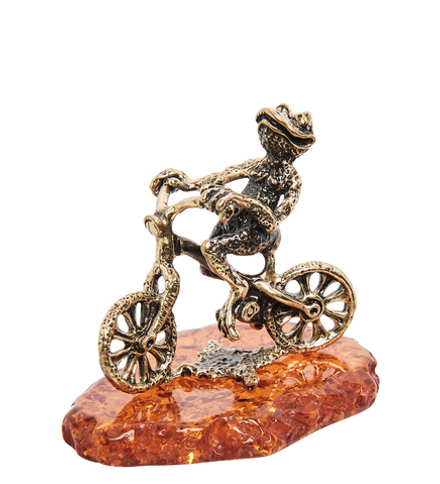 Народные промыслы AM-1493 Фигурка «Лягушка на велосипеде» (латунь, янтарь)