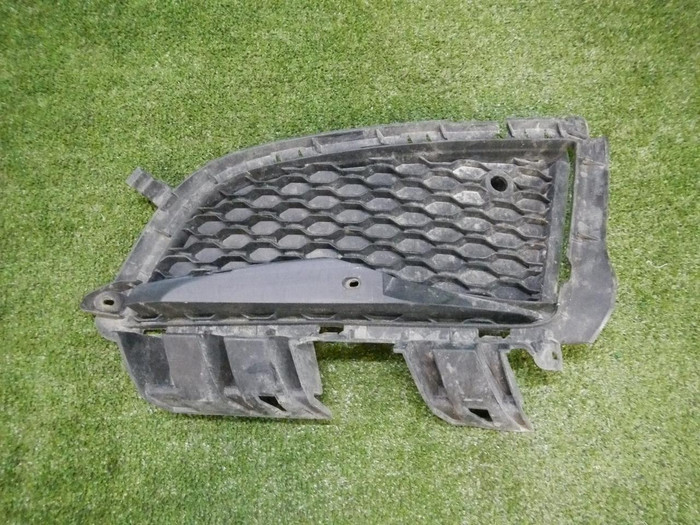 Решетка переднего бампера левая Jaguar XF 2 (2015-2020)