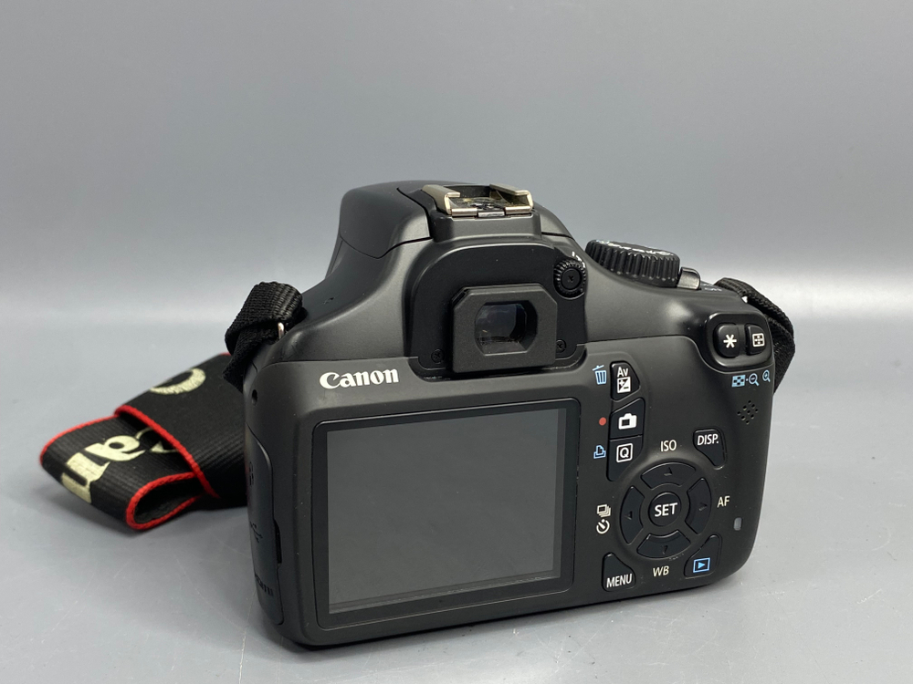 Canon 1100D Body 5.500 кадров