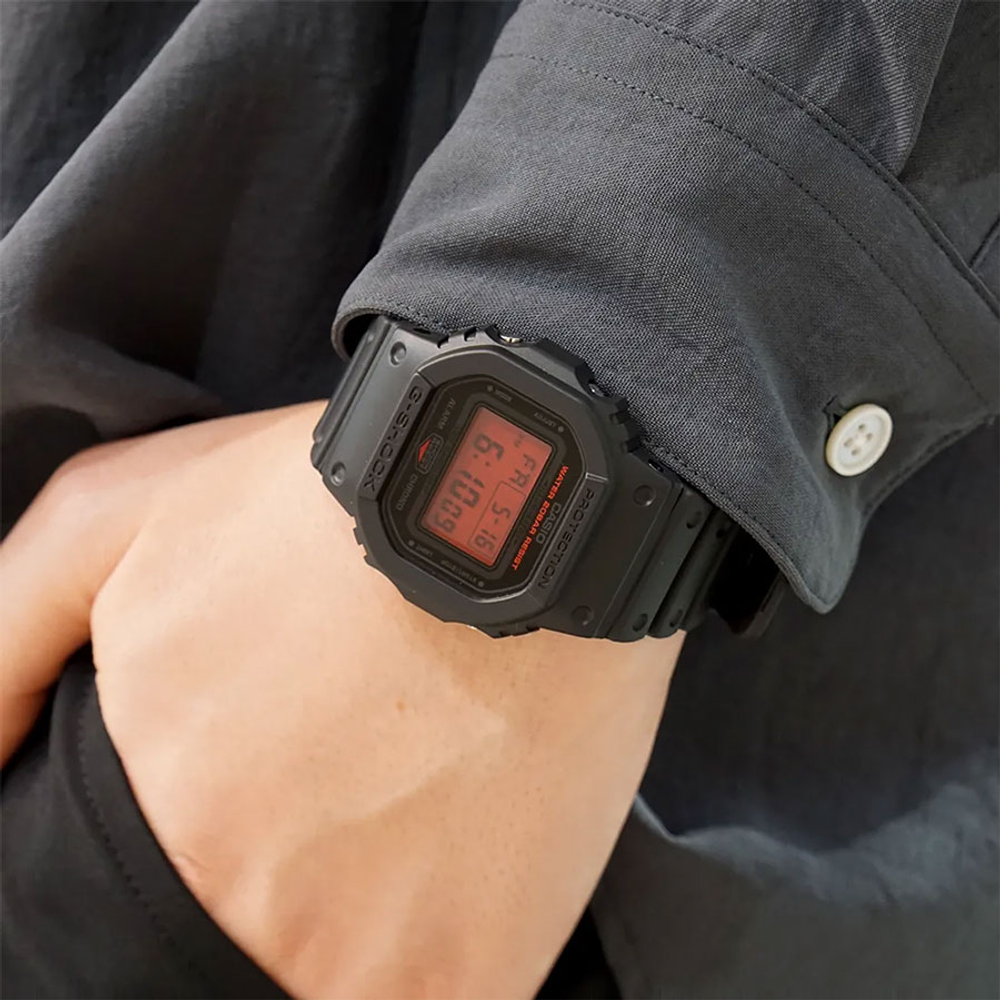 Мужские наручные часы Casio DW-5600BBR-1