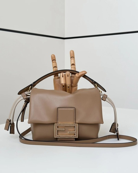 Fendi Small Mamma Baguette 16 cm