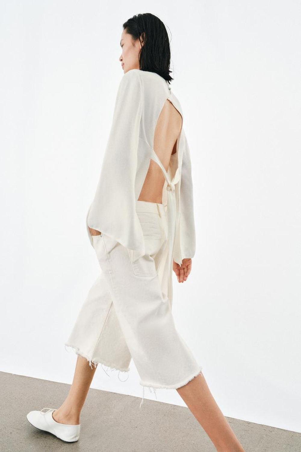 ZARA АСИММЕТРИЧНЫЙ АТЛАСНЫЙ ТОП ZW COLLECTION, ЖЕЛТОВАТО-БЕЛЫЙ