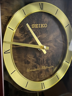 Настенные часы Seiko QXH067BN