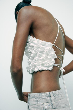 ZARA ОБЪЕМНЫЙ АТЛАСНЫЙ ТОП, БЕЛЫЙ