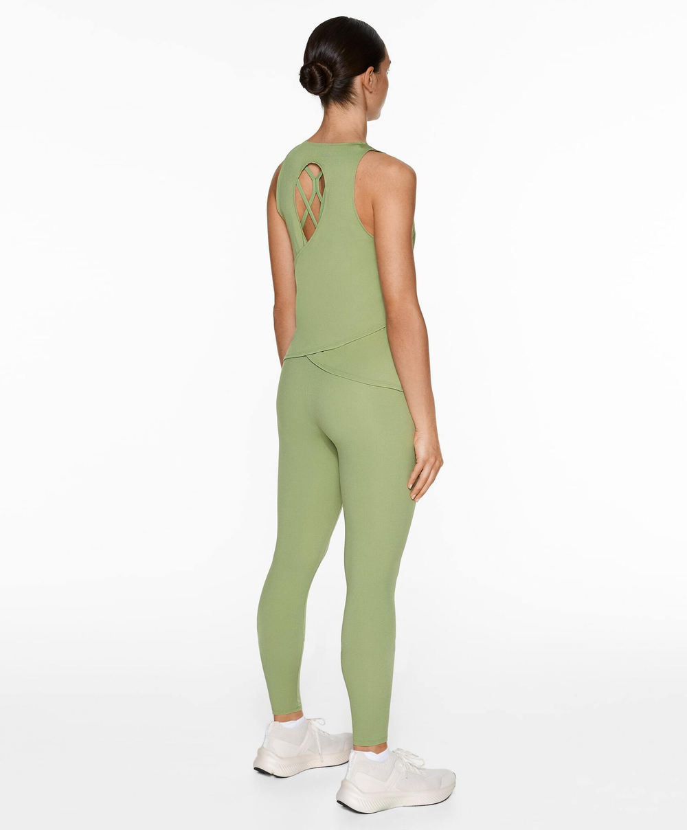 Oysho Футболка комфортлюкс с перекрестной спиной, светлый шалфейно-зеленый