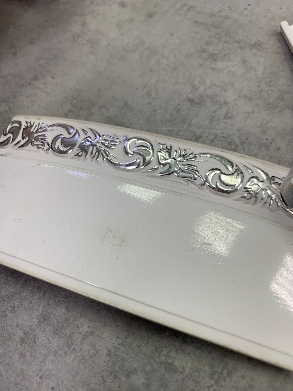 Белый с серебром "Ажур" (5см) декоративная планка (бленда)