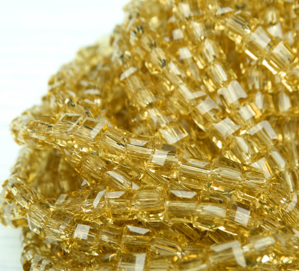 БВ003НН3 Хрустальные бусины квадратные, цвет: шампань, размер 3 мм, кол-во: 63-65 шт.