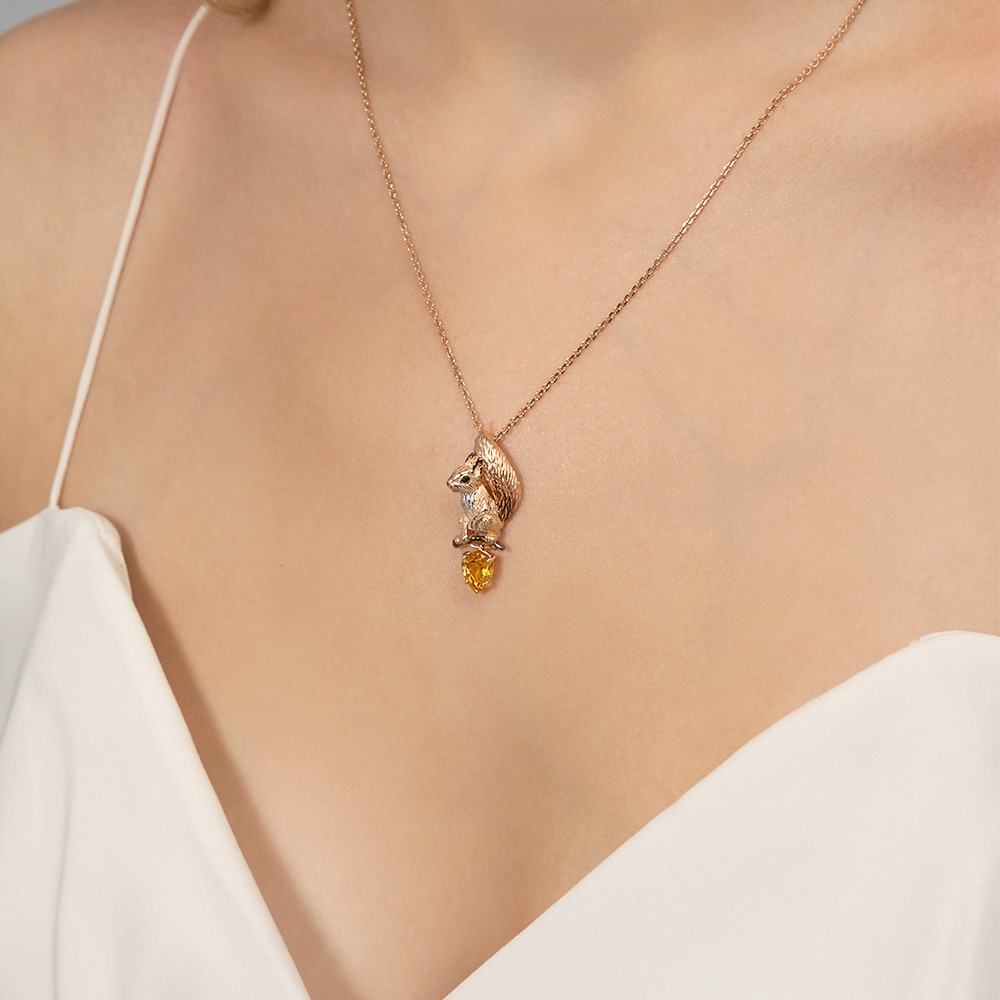Подвеска «Белка» из красного золота с цитрином и эмалью