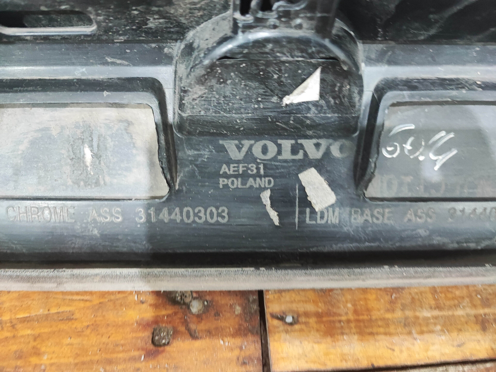 Накладка двери передней правой Volvo XC60 2 17-нв Б/У Оригинал 31440303