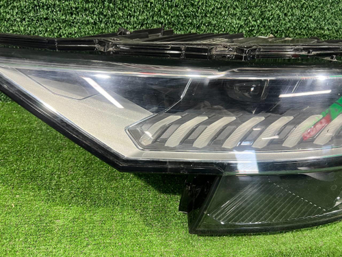 Фара левая Audi Q8 (2018-2023) LED