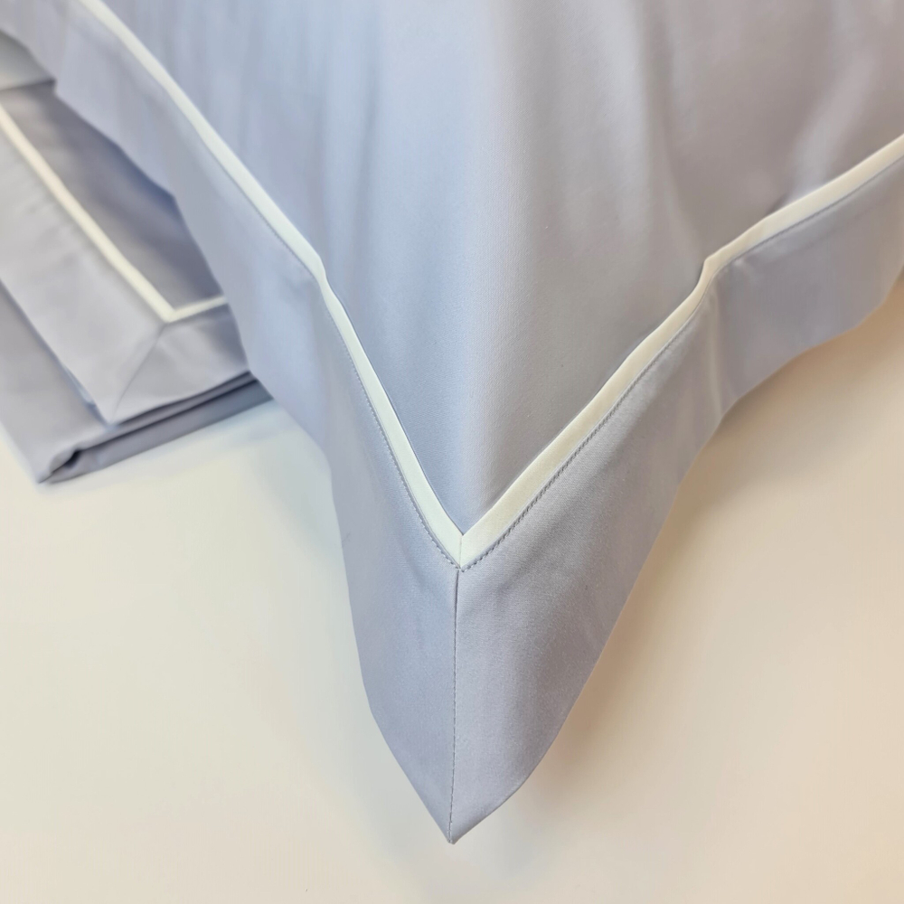 Постельное белье cемейное Сlaire&Caroll George серо-голубое с белым кантом