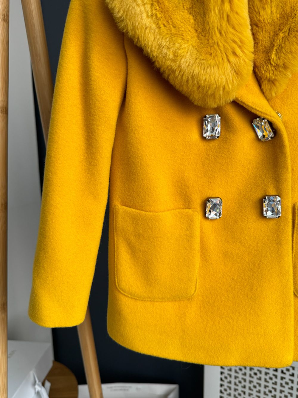 Шерстяное пальто Moschino, 110