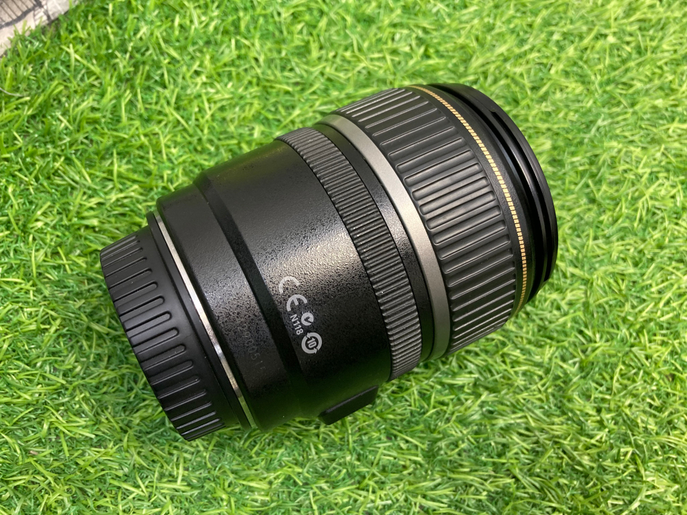 Canon EF-S 17-85mm 4-5.6 IS USM