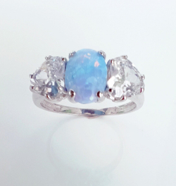 Кольцо Эстерелла с синтетическим опалом и фианитами, серебро 925*/Ф