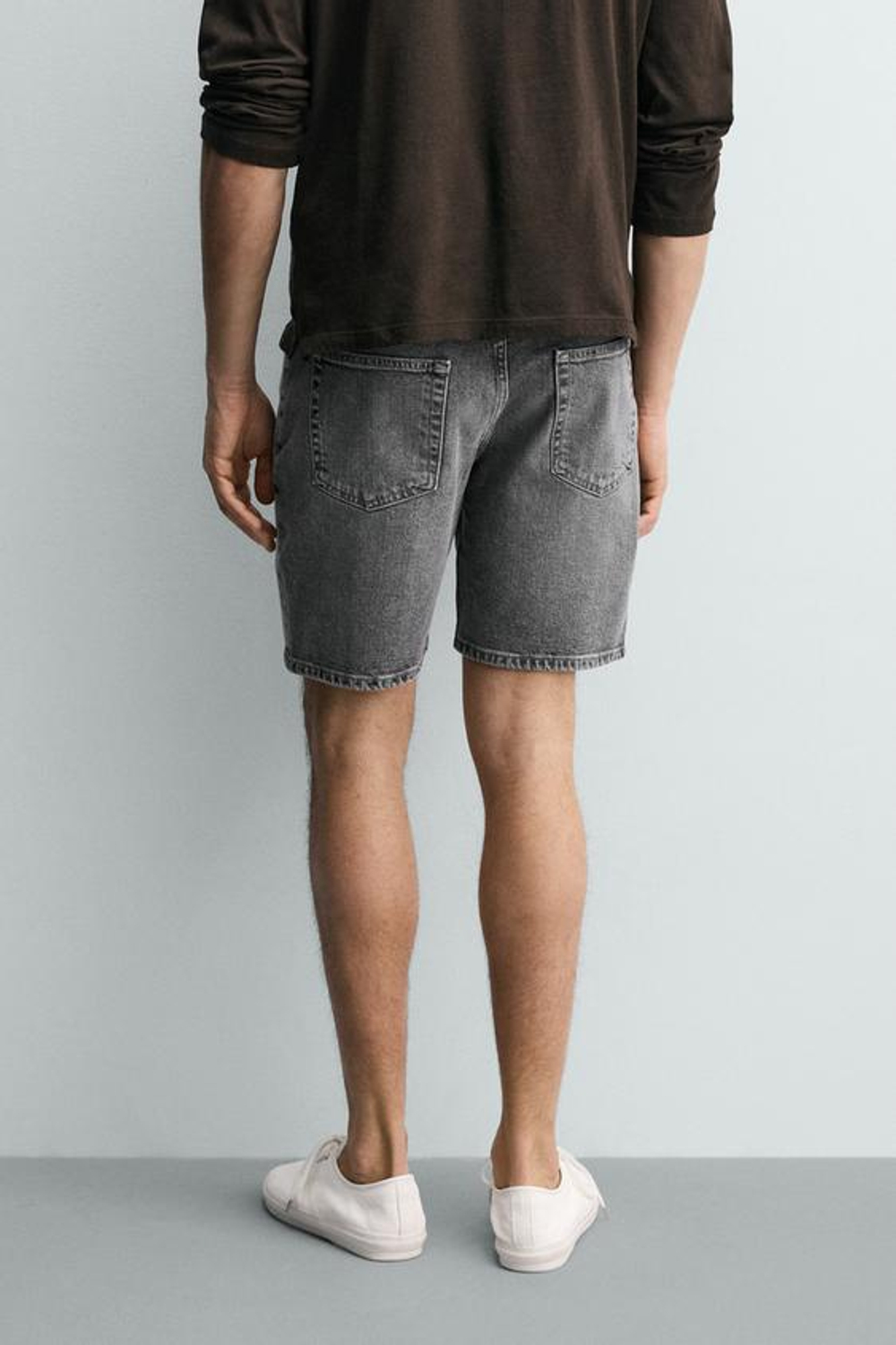 ZARA ДЖИНСОВЫЕ ШОРТЫ REGULAR FIT, СЕРЫЙ