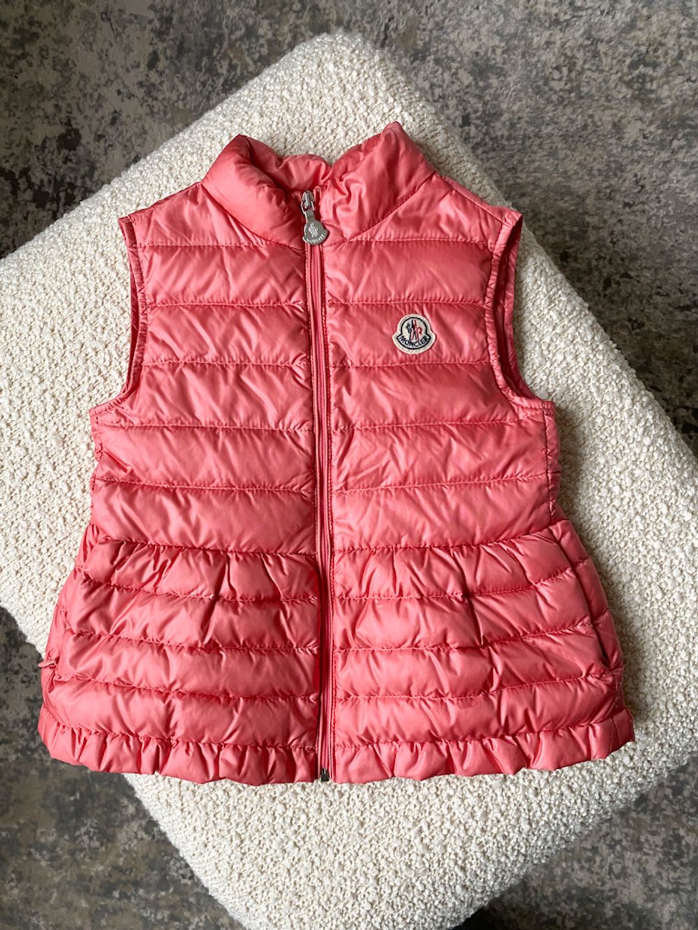 Пуховый жилет Moncler, 110