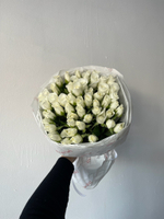 Букет из белой розы (40см) 51 шт в оформлении