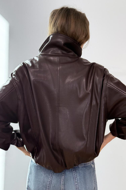 ZARA КУРТКА ИЗ ИСКУССТВЕННОЙ КОЖИ СО СКЛАДКАМИ, ТЕМНО-БОРДОВЫЙ