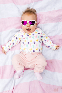 С/з очки Babiators Blue Series Polarized Hearts. Влюбляшка (The Sweetheart). Белые. Розовые зеркальные линзы