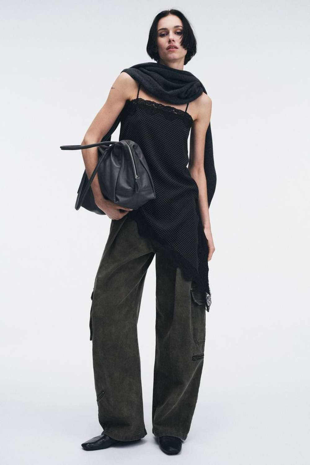 ZARA АСИММЕТРИЧНЫЙ ТОП В ГОРОШЕК ИЗ КОЛЛЕКЦИИ ZW, ЧЕРНЫЙ