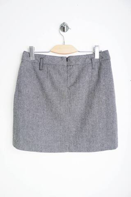 Юбка классического дизайна, маркировка 40, визуально на 46 размер, новая