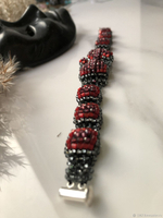 Браслет из бисера "Ника" ручной работы с камнем Гранат