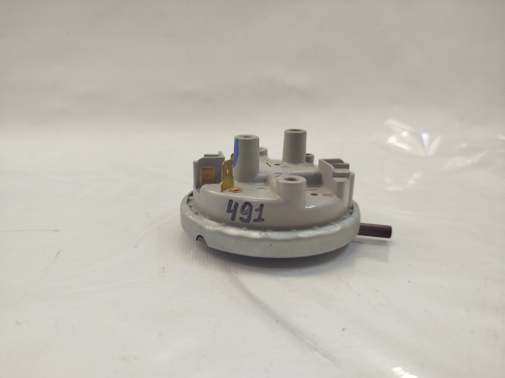 491 Датчик уровня воды (прессостат) для Стиральной Машины Ariston Indesit Candy PD4-195 225/110 160009957 б/у